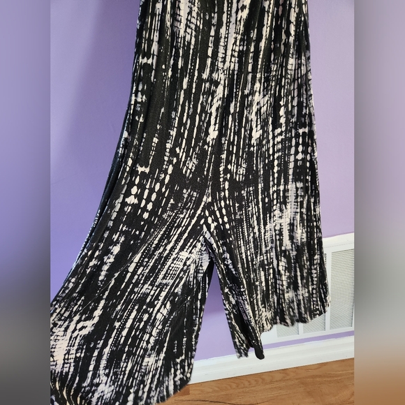 Torrid super soft jumper size 0 - Picture 3 of 4